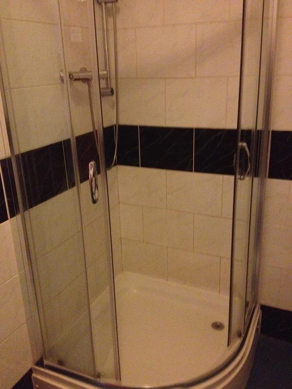 Hartley Hotel London Room photo